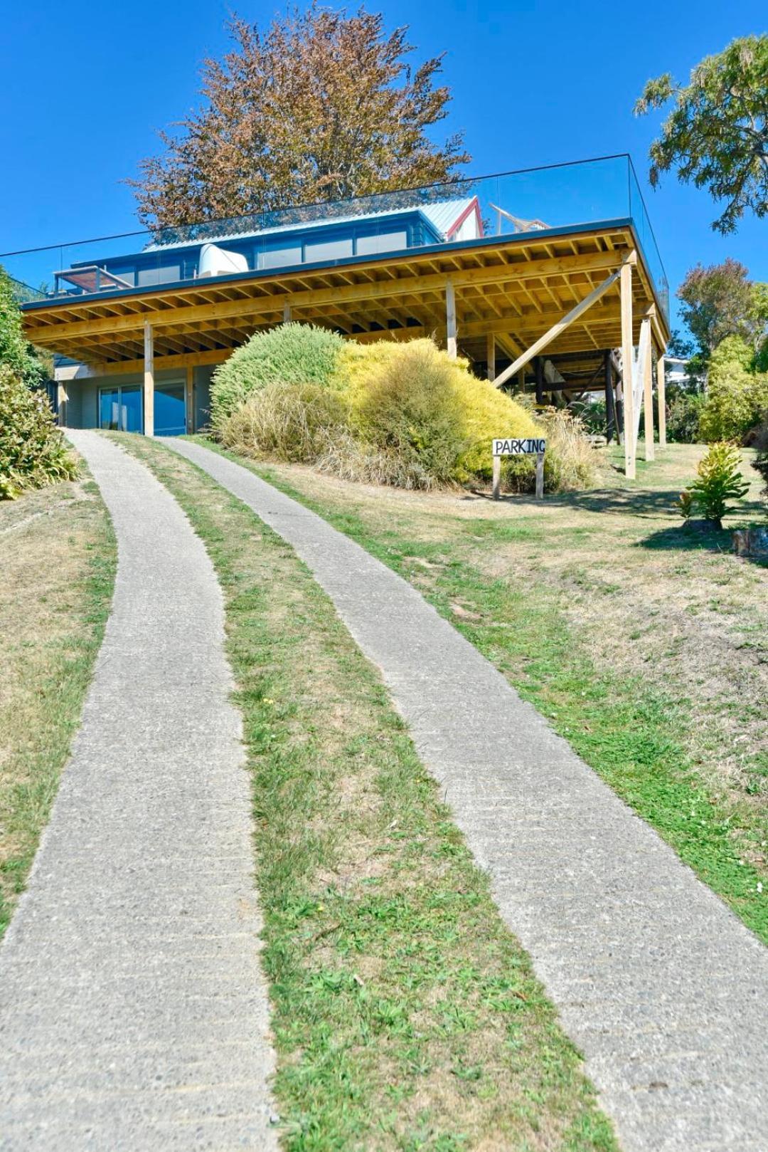Akaroa Harbour View - Christchurch Holiday Homes מראה חיצוני תמונה