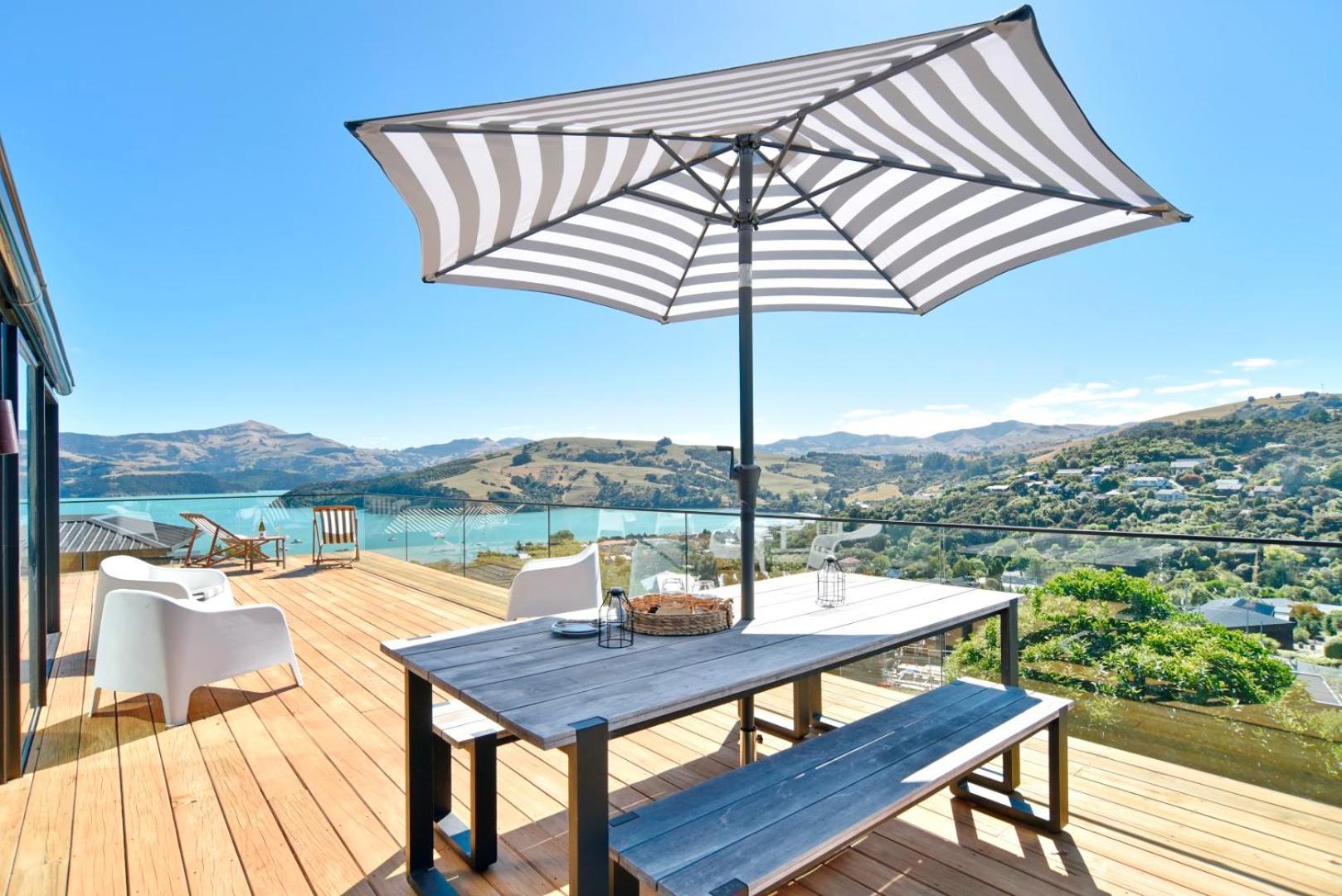 Akaroa Harbour View - Christchurch Holiday Homes מראה חיצוני תמונה