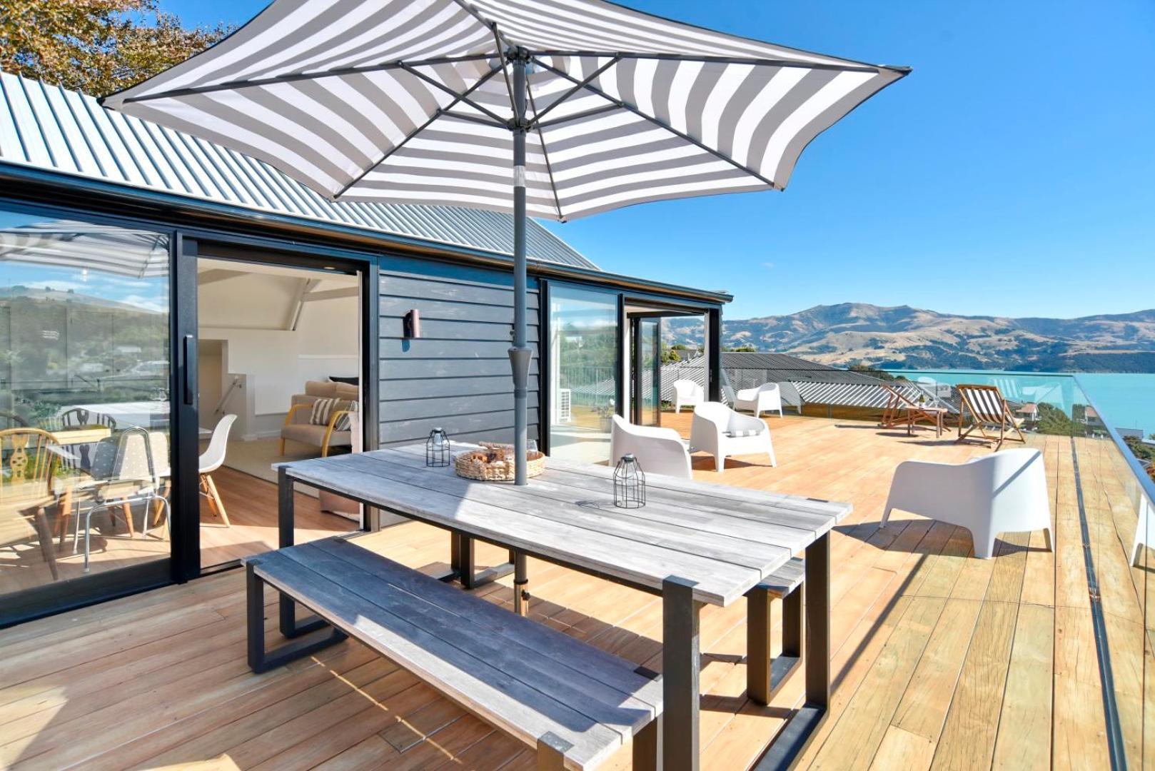 Akaroa Harbour View - Christchurch Holiday Homes מראה חיצוני תמונה