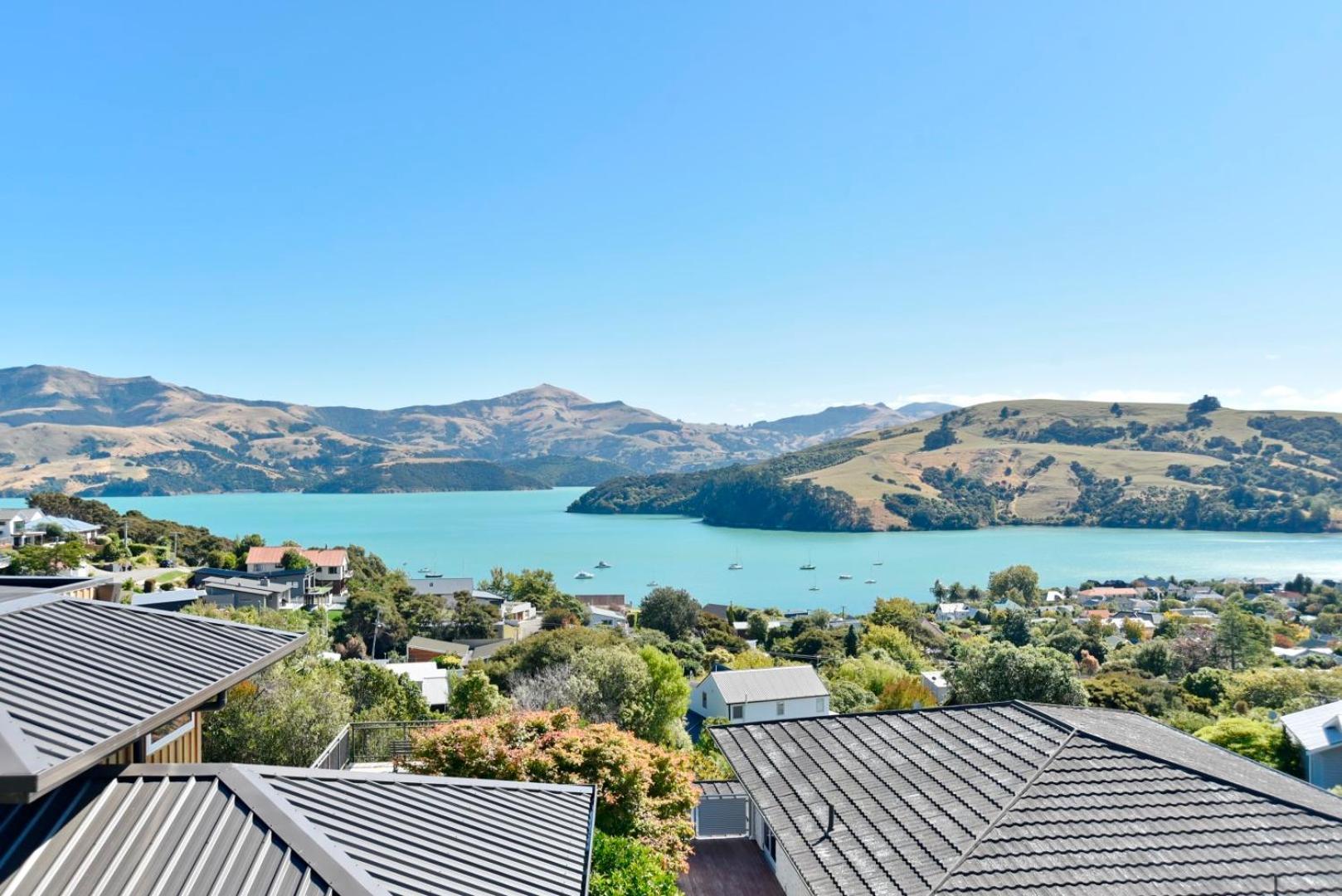 Akaroa Harbour View - Christchurch Holiday Homes מראה חיצוני תמונה
