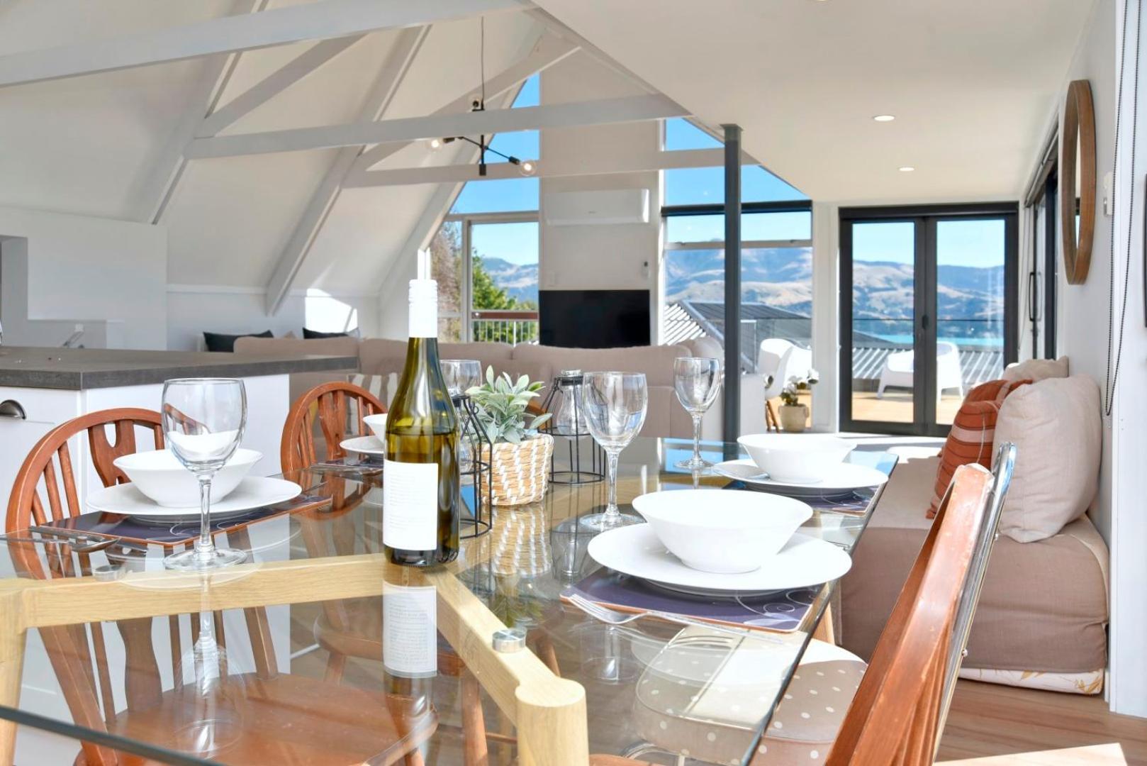 Akaroa Harbour View - Christchurch Holiday Homes מראה חיצוני תמונה