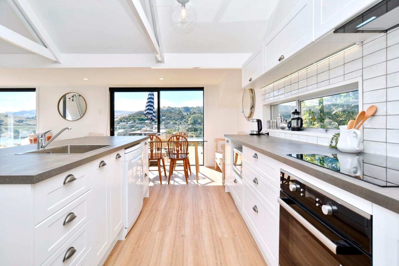 Akaroa Harbour View - Christchurch Holiday Homes מראה חיצוני תמונה