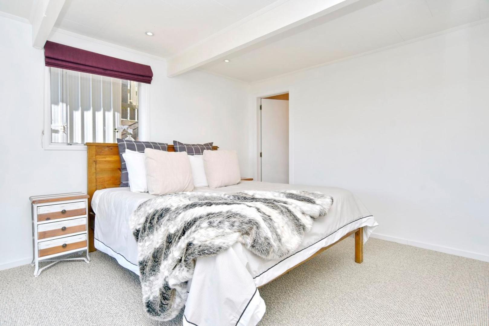 Akaroa Harbour View - Christchurch Holiday Homes מראה חיצוני תמונה